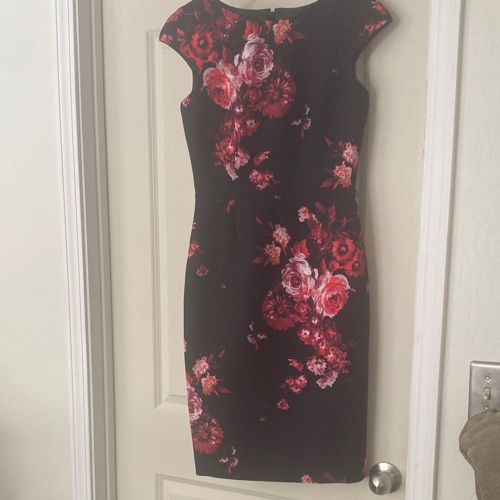David Meister Black Floral Sheath Dress with Red Rose Print size 6